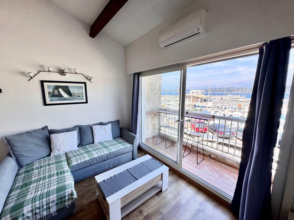 Appartement face à la mer Apartment in French Riviera