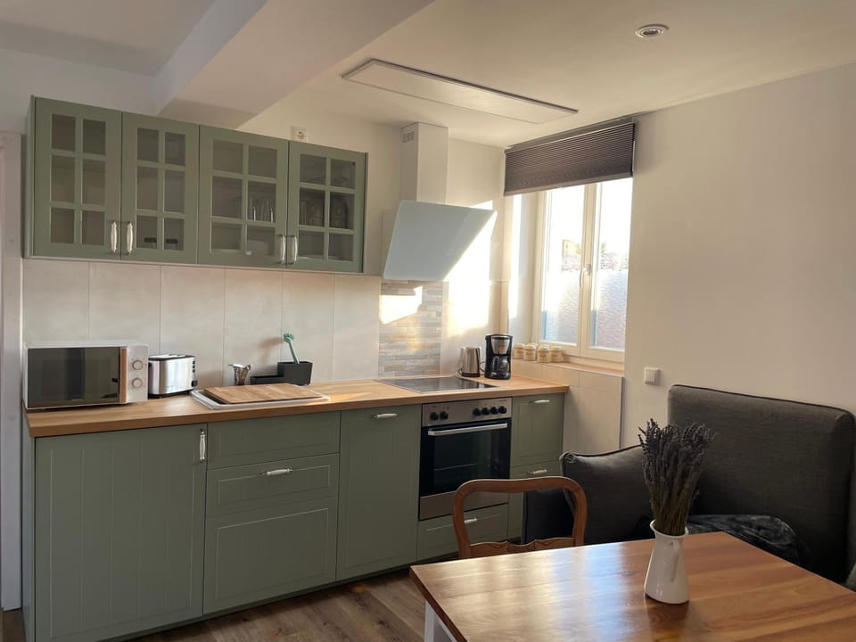 Coffee/tea facilities, Kitchen or kitchenette, Dining area, minibar, pet friendly, stove, toaster