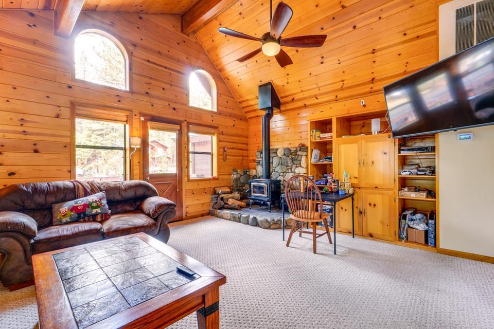 Deck w/ Hot Tub: Serene Cabin in Truckee Cabin in Truckee