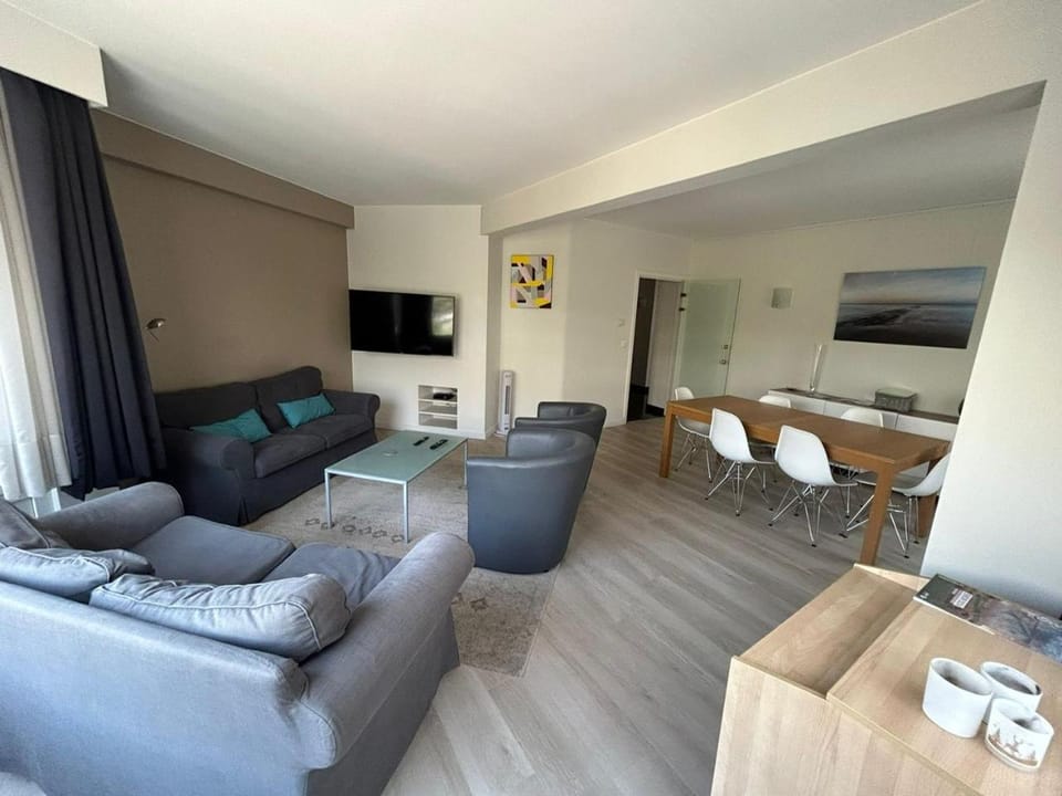3 bedroom apartment nearby the sea Apartment in Ostend