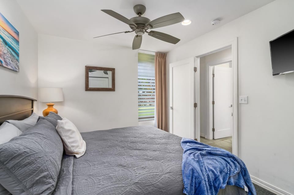 2Br Kauai Kailani Condo, Pool, walk to Ocean & Shops, AC KK117 House in Kauai