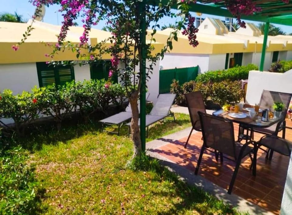 Garden, Dining area