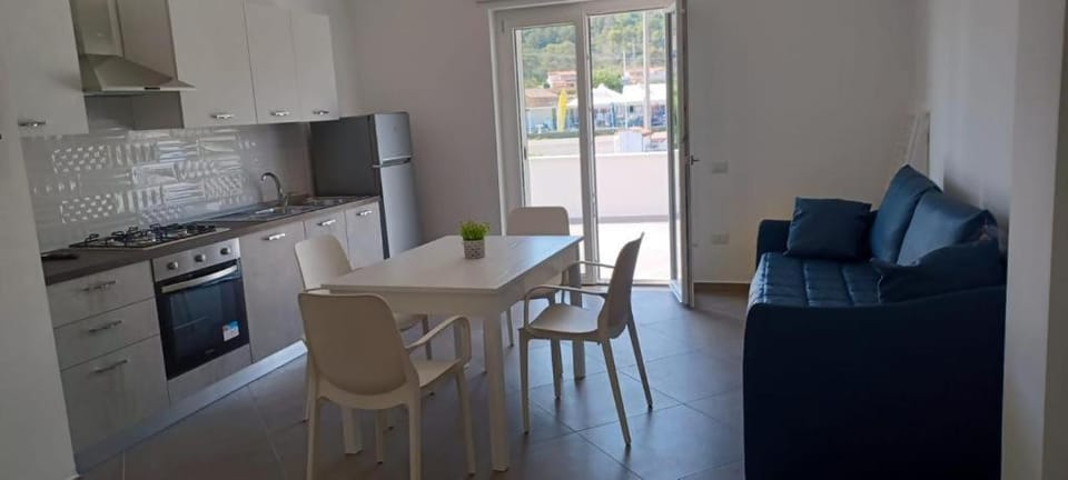 Kitchen or kitchenette, Living room, Seating area, Dining area, dishwasher, oven, stove