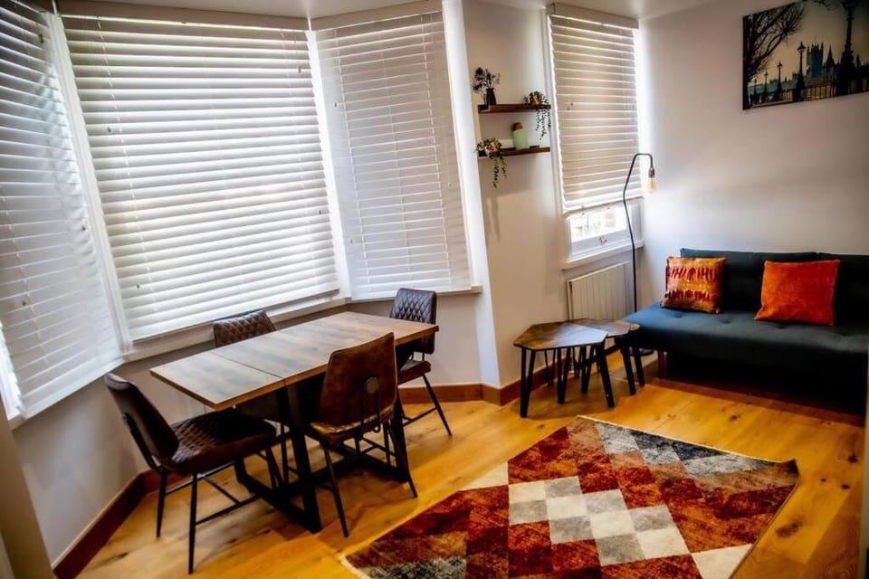 Airy, 3 bedrooms, ensuite , central London flat Apartment in London Borough of Southwark