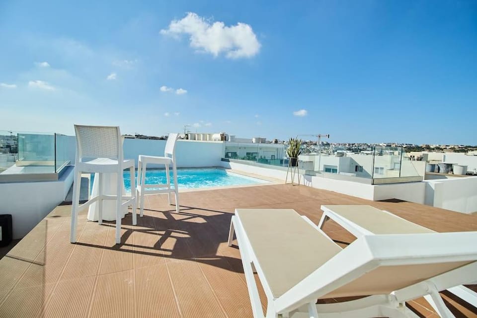 Balcony/Terrace, Pool view, Swimming pool