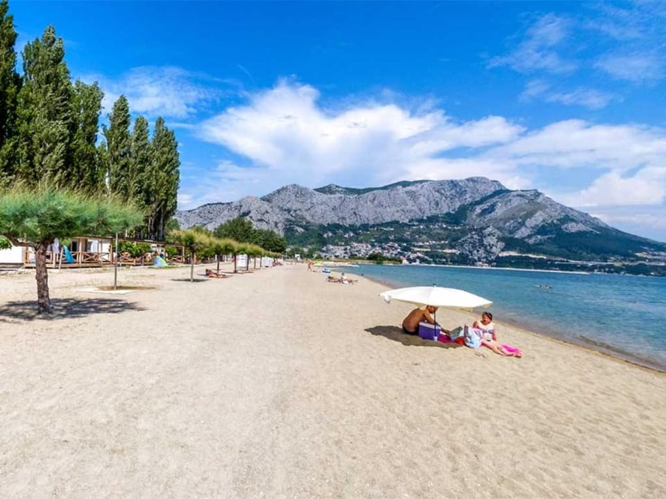 Apartments Rubic Omis- 230m from sandy beach Apartment in Split-Dalmatia County