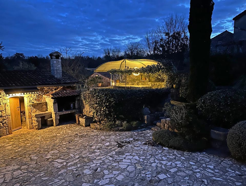 Balcony/Terrace, Inner courtyard view