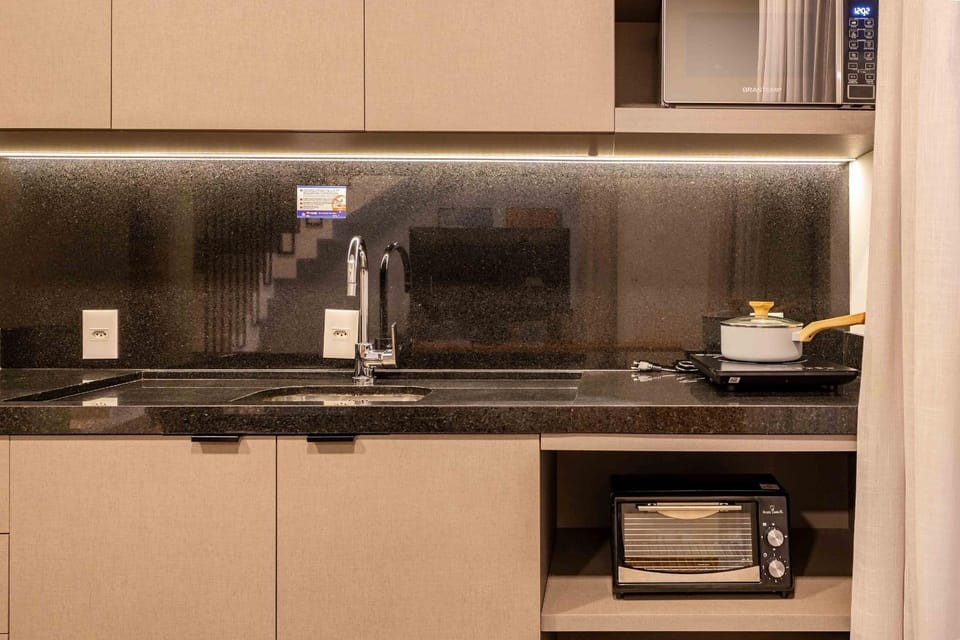 Kitchen or kitchenette