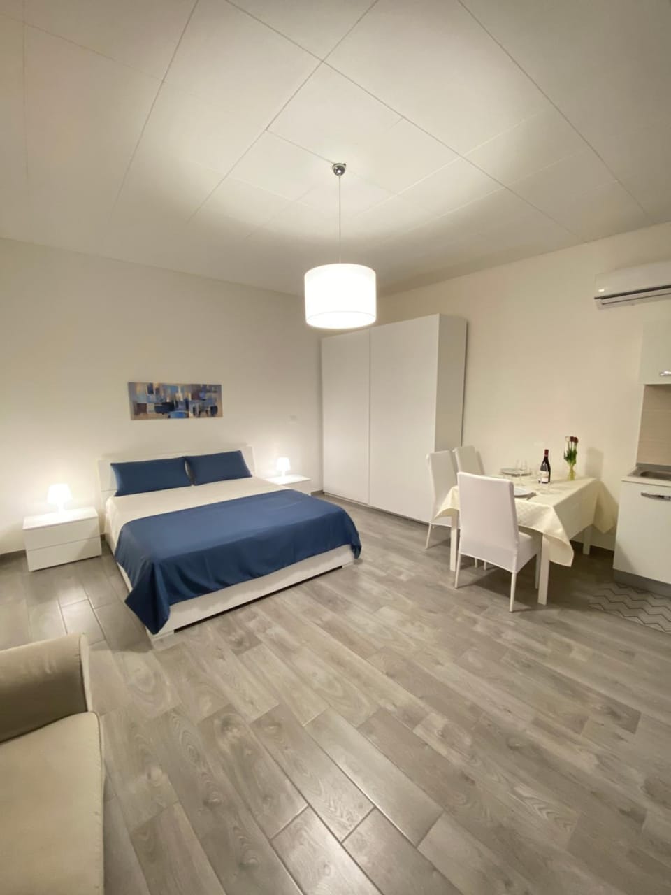 Bed, Photo of the whole room