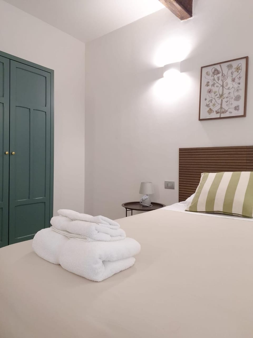Bed, Photo of the whole room, Bedroom, towels, wardrobe