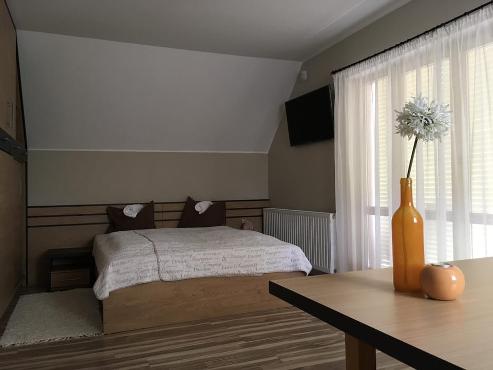 Bed, Living room, Bedroom