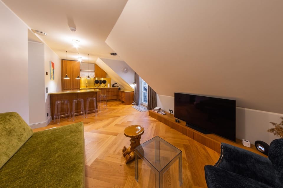 Kitchen or kitchenette, Living room