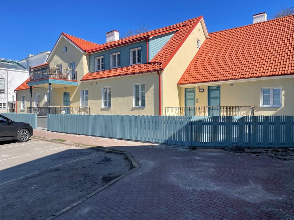 Property building, Street view
