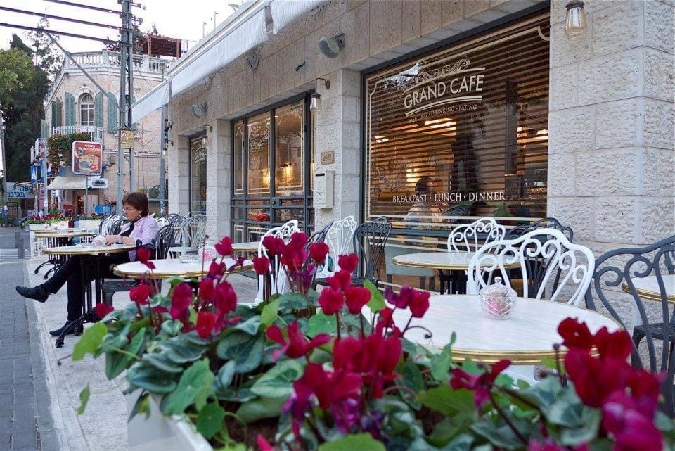 Patio, Spring, Breakfast