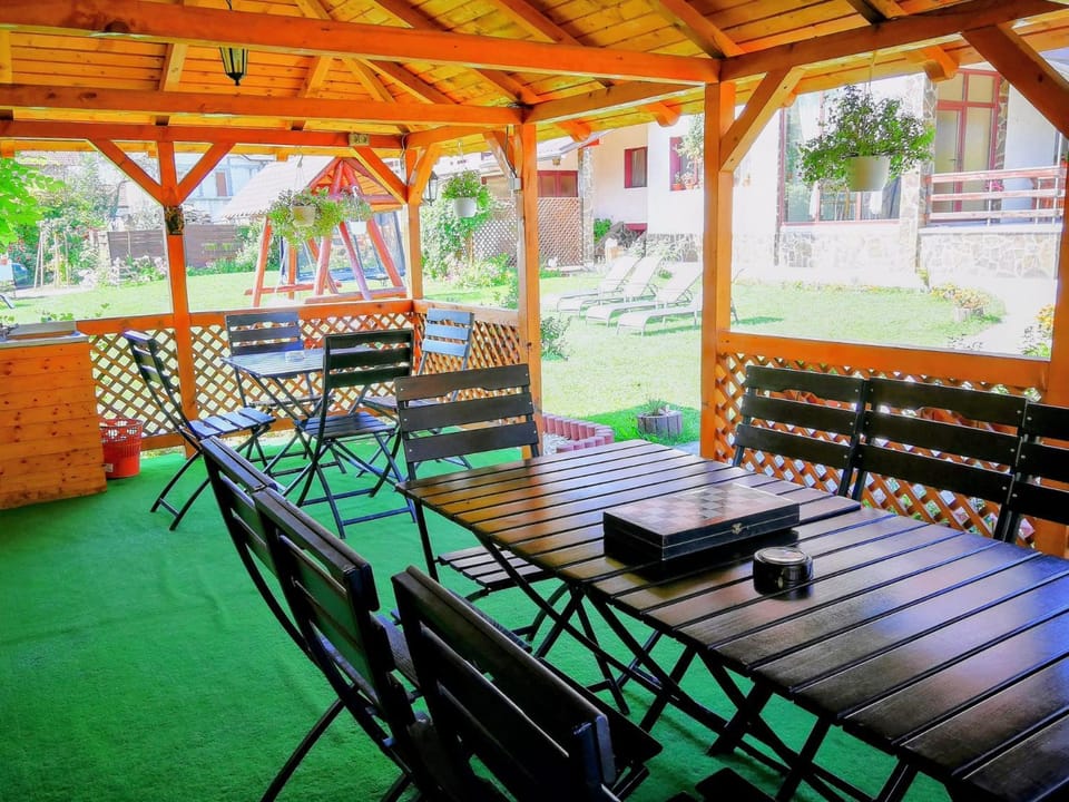 Pensiunea Panoramic Bed and Breakfast in Romania