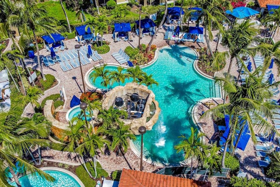 The Cottages at Naples Bay Resort House in Naples