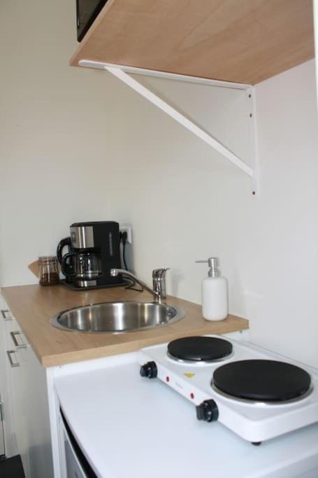 Coffee/tea facilities, Kitchen or kitchenette, minibar, pet friendly, stove