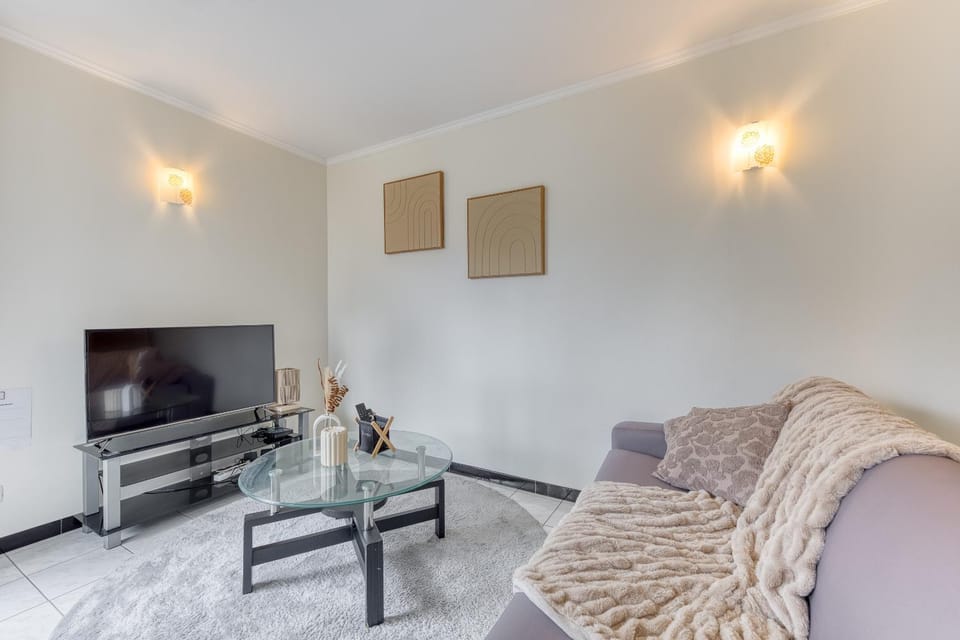 Appartement lumineux à deux pas d Orly Aeroport Apartment in Île-de-France