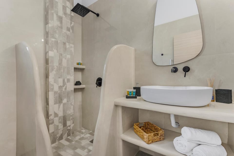 Shower, Toilet, Bathroom, Bath