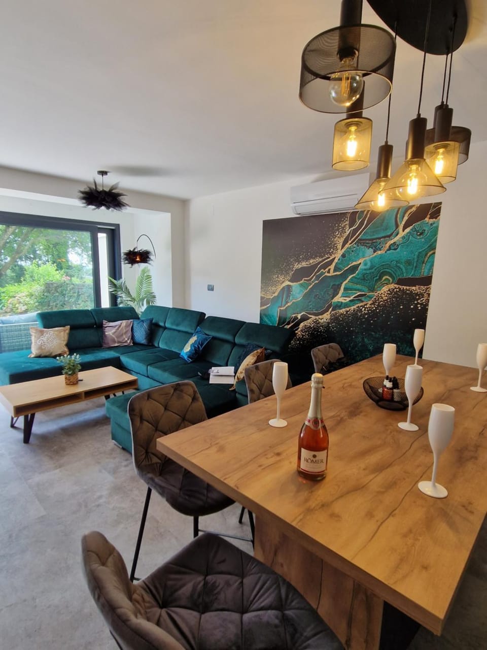 Living room, Seating area, Dining area