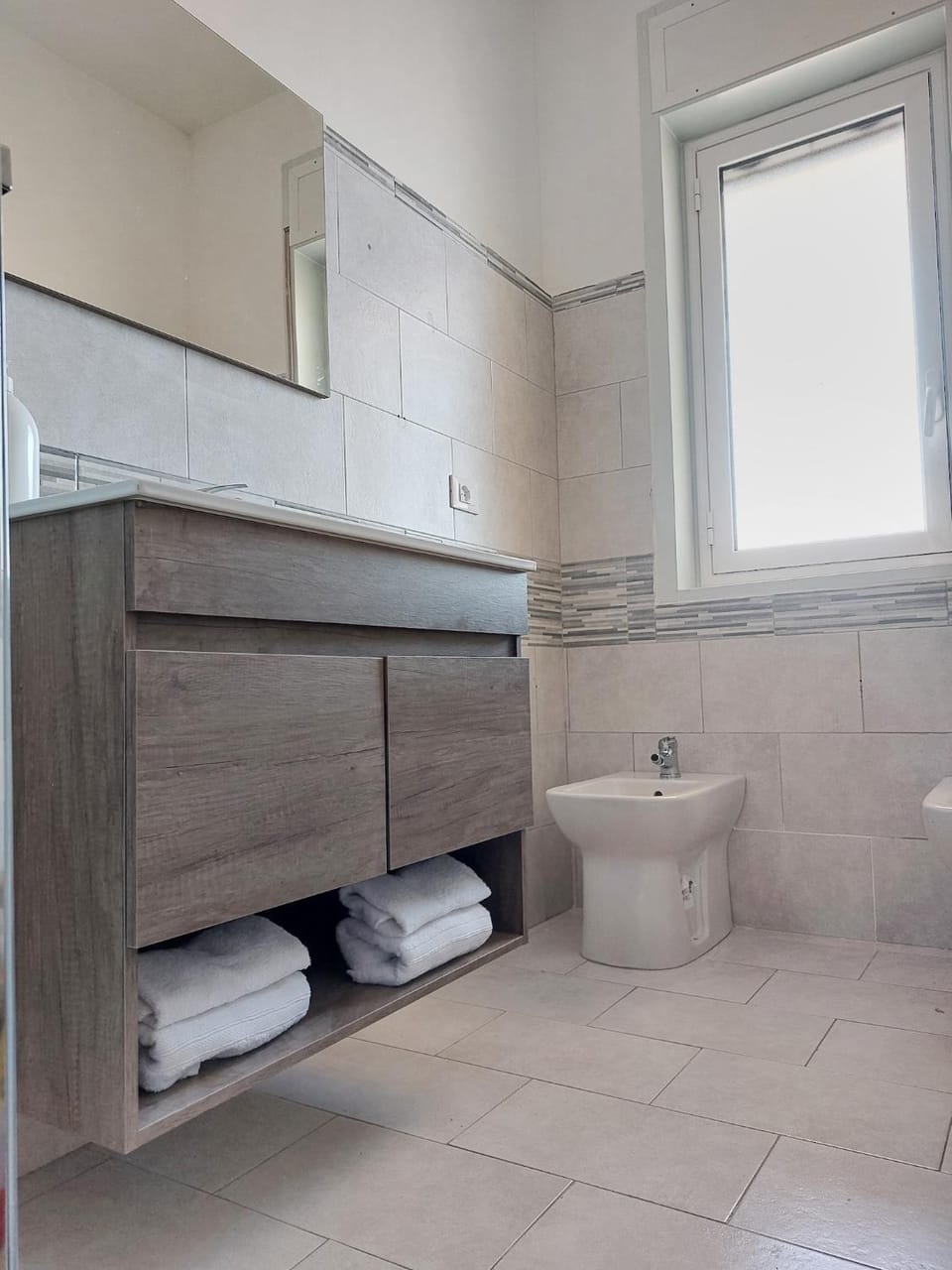 Bathroom, towels