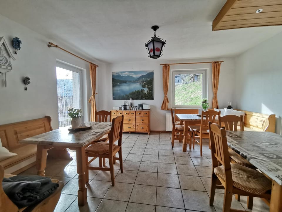 Dining area, Breakfast