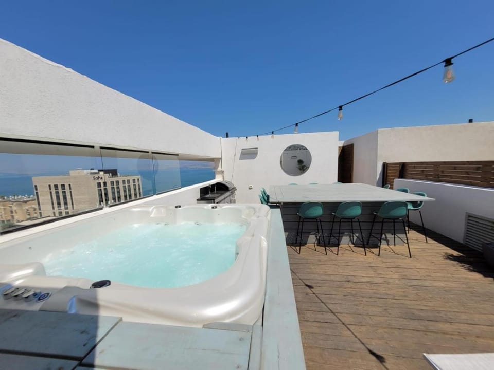 Day, Hot Tub, View (from property/room), Balcony/Terrace