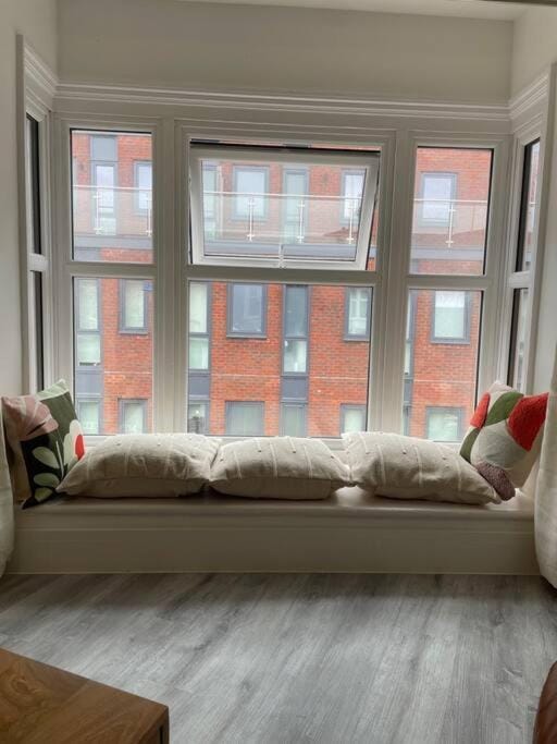 Stunning Central Woking Studio Apartment in Woking
