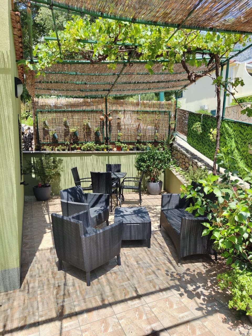 Patio, Day, Garden, Seating area