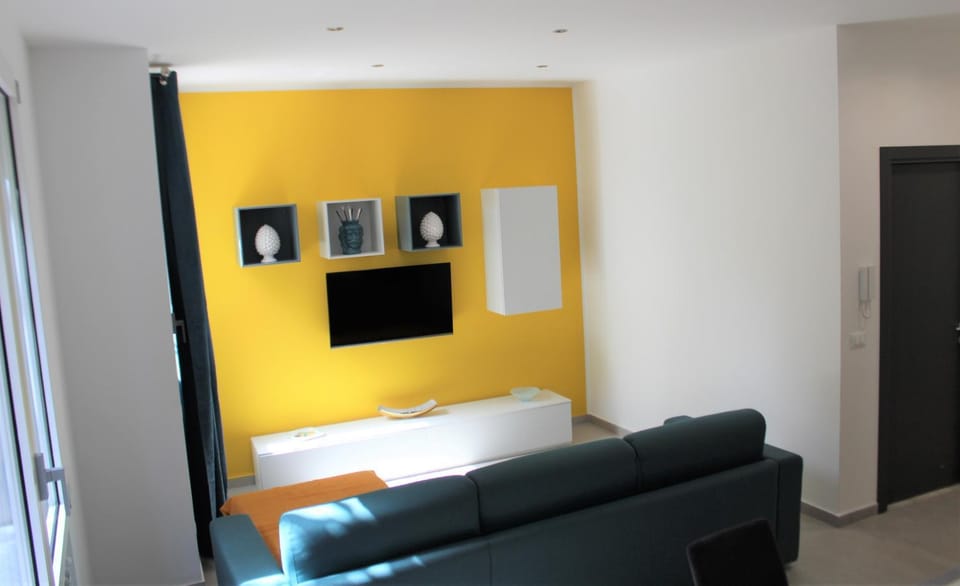 TV and multimedia, Seating area