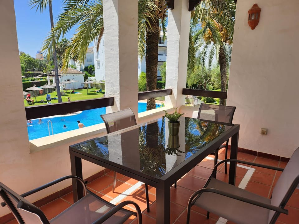 Pool view, Swimming pool