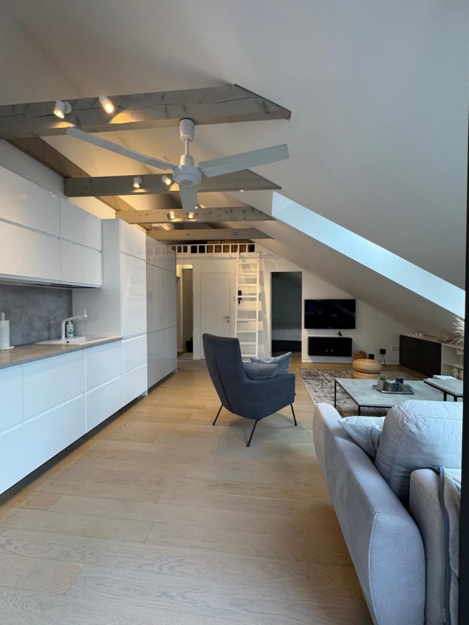 Kitchen or kitchenette, Living room