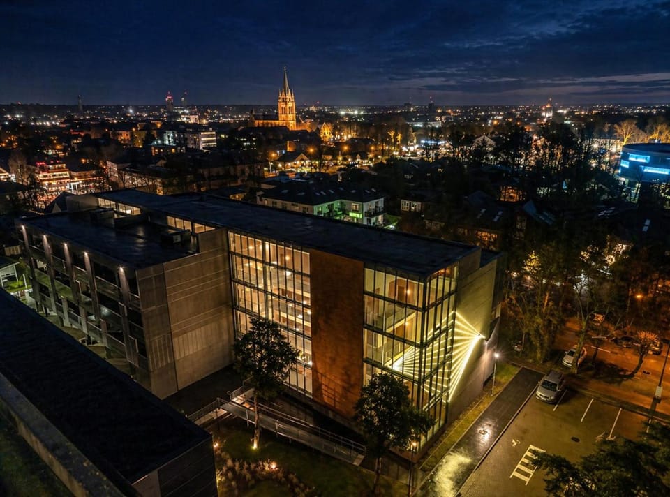 Property building, Night, Neighbourhood, Bird's eye view, View (from property/room), City view, Street view, Location
