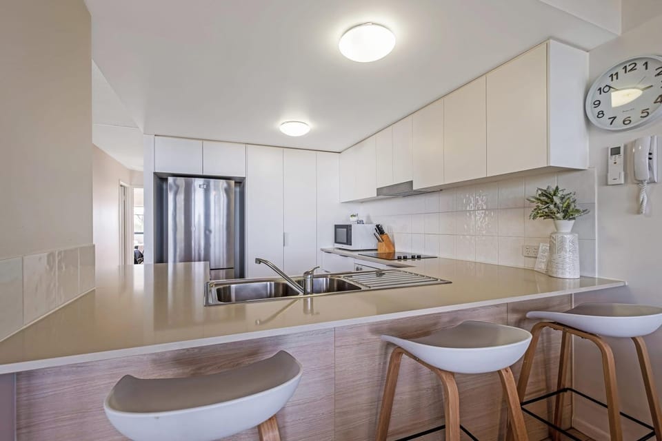 Kitchen or kitchenette, Seating area