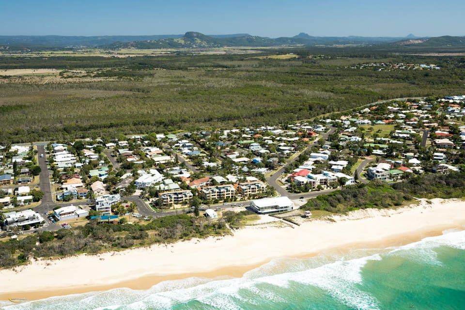 Neighbourhood, Beach