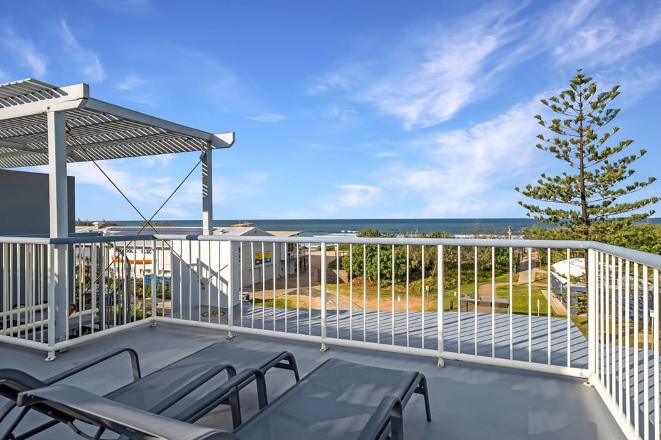 View (from property/room), Balcony/Terrace, Sea view