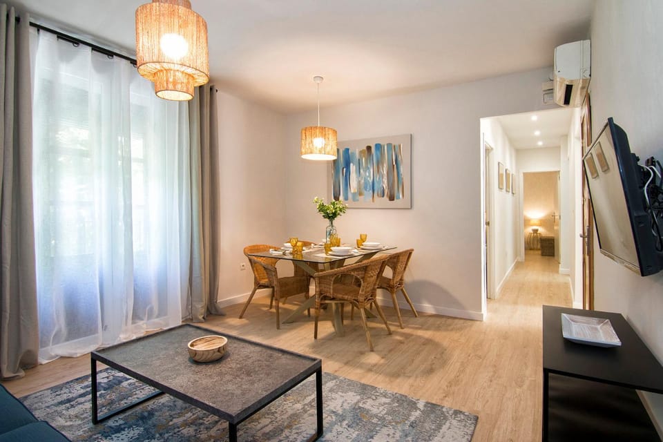 Living room, Decorative detail, Seating area, Dining area