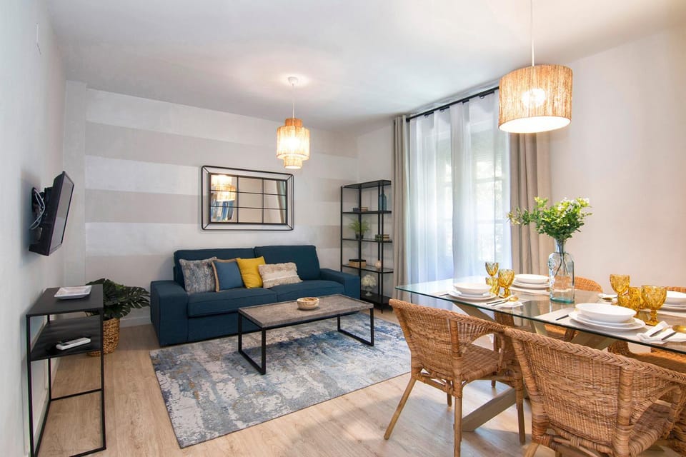 Living room, Seating area, Dining area