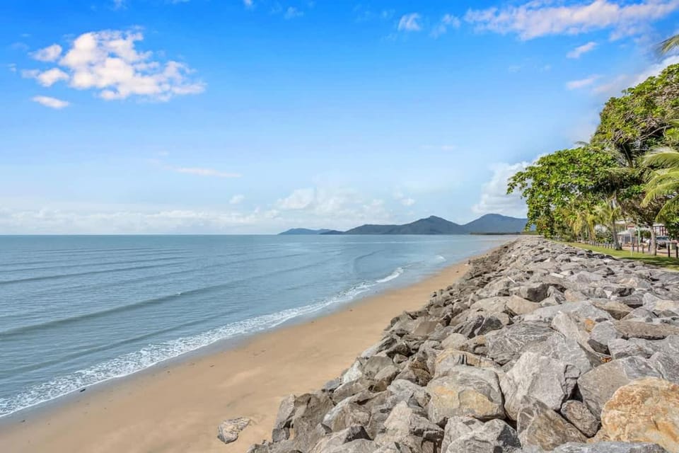 Beach, Mountain view