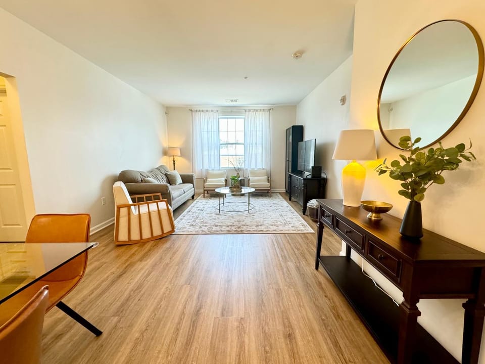 Luxury Condo Near NYC, MetLife & American Dream Apartment in Passaic