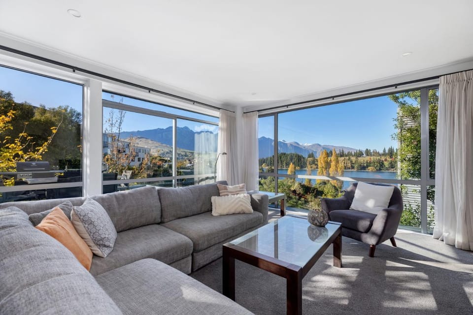 Day, Natural landscape, View (from property/room), Living room, Seating area, Mountain view