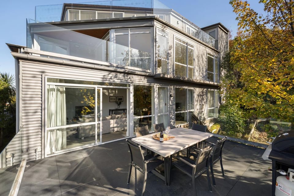 Property building, Balcony/Terrace