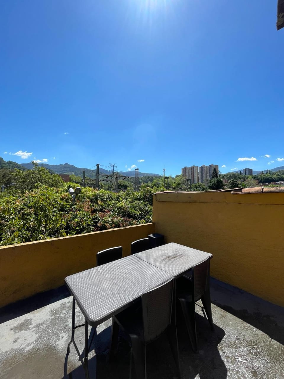 View (from property/room), Balcony/Terrace, City view, Mountain view