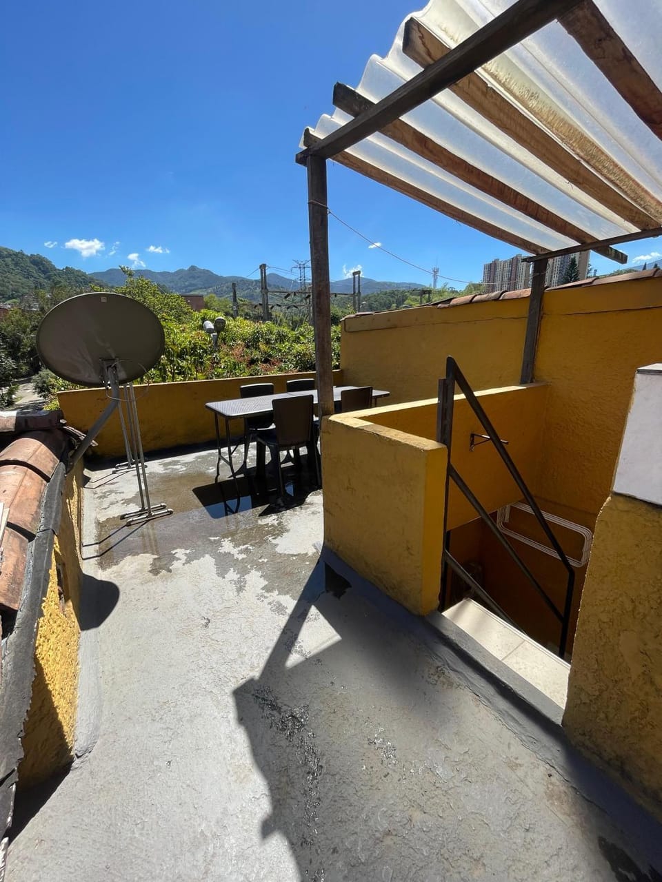 View (from property/room), Balcony/Terrace, Landmark view, Mountain view