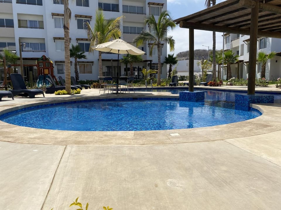 Pool view, Swimming pool