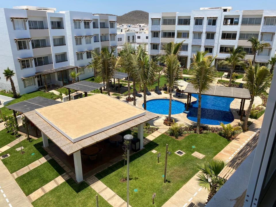 Property building, Garden, Pool view, Swimming pool