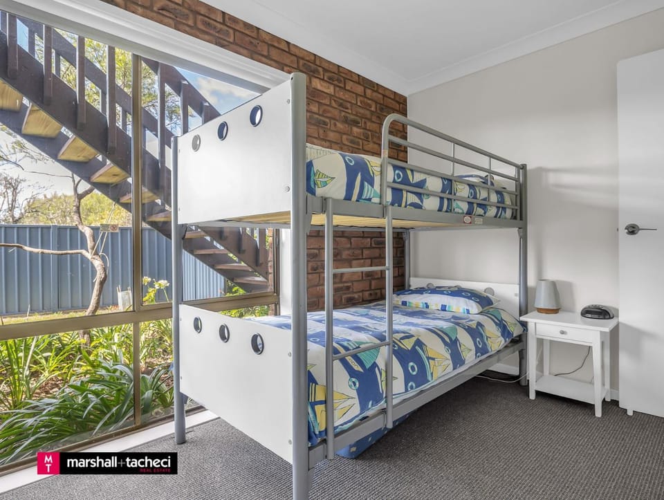 Bed, Bedroom, bunk bed