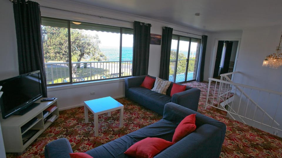 TV and multimedia, Balcony/Terrace, Living room, Seating area