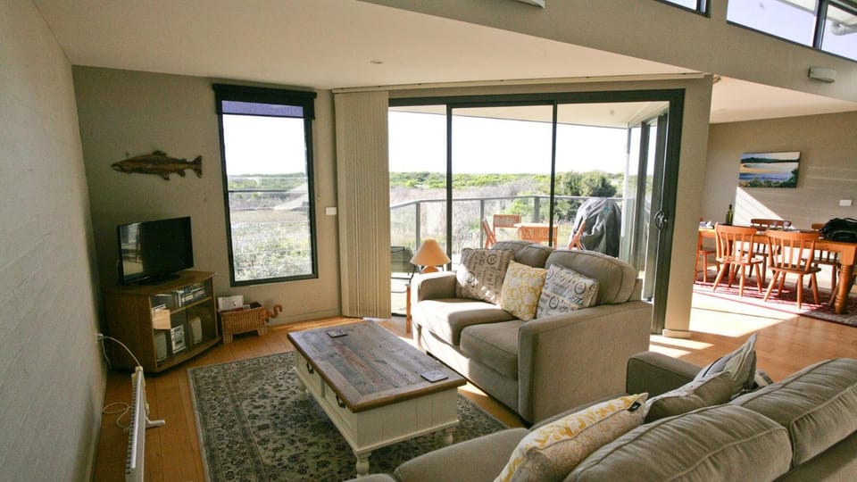 TV and multimedia, View (from property/room), Balcony/Terrace, Living room, Seating area, Dining area