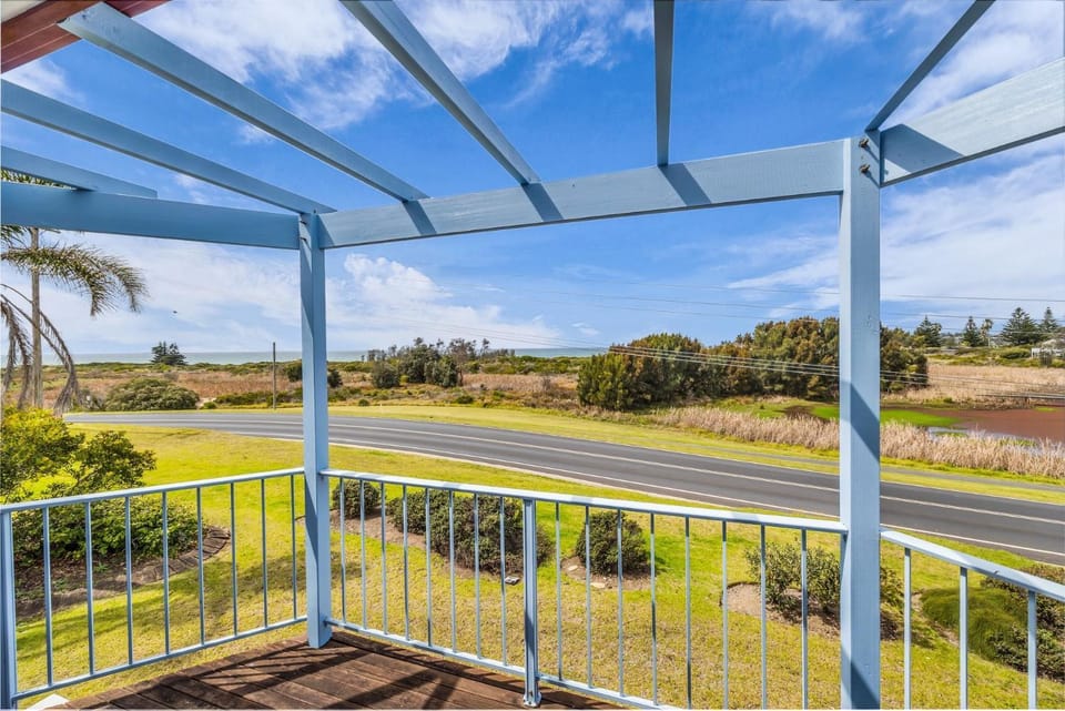 Ocean Escape Twin Pines 8 - Wallaga Lake Rd 8 House in Bermagui